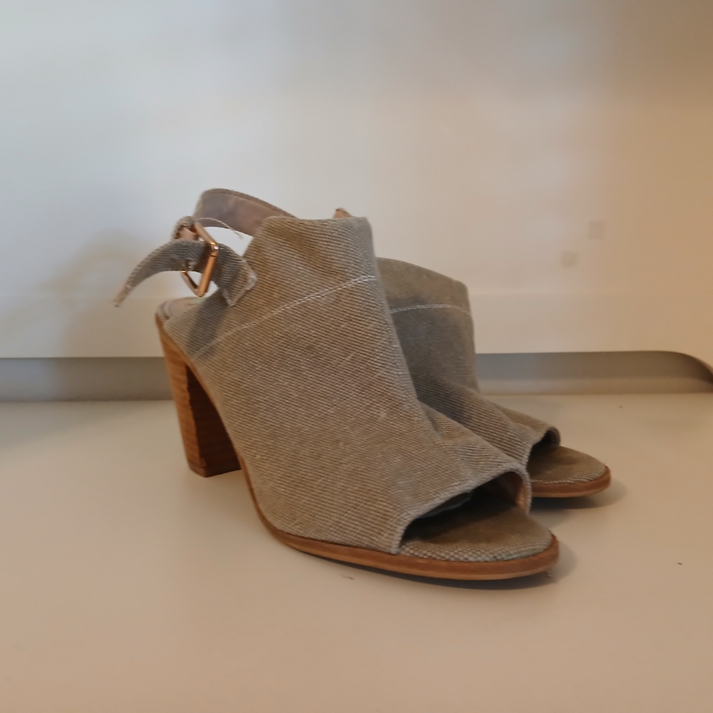 Stylish Gray Open-Toe Heeled Sandals